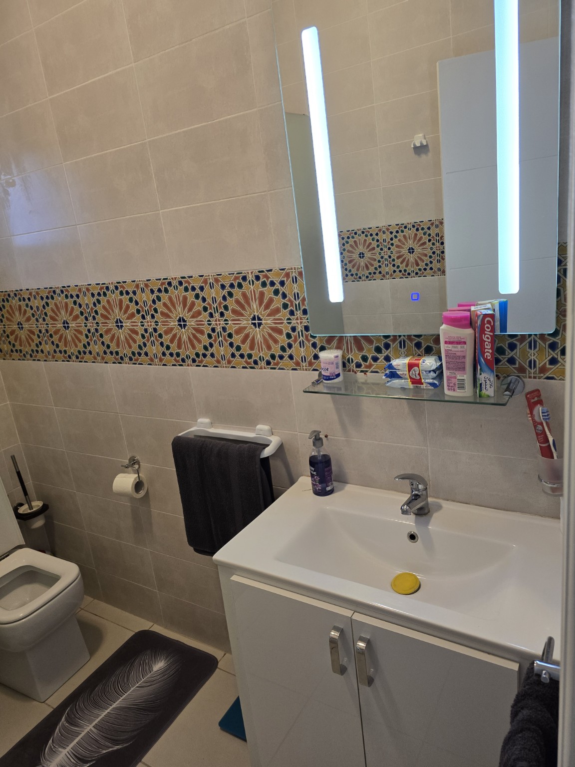 Vasque et miroir
